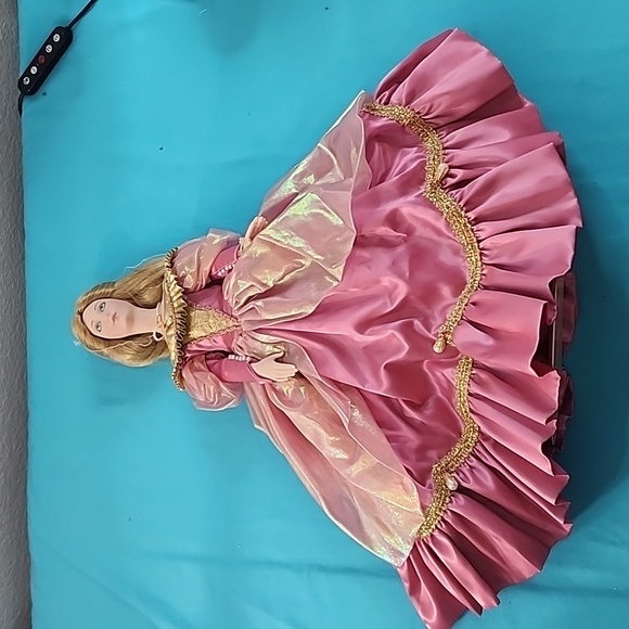 Franklin Heirloom Porcelain Cinderella Collector Doll - Picture 12 of 16